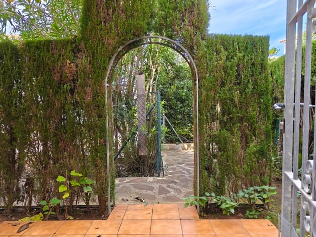 3 sypialnia Dom szeregowy na sprzedaż w Dénia z basenem - 299 000 € (Ref: 9378516)