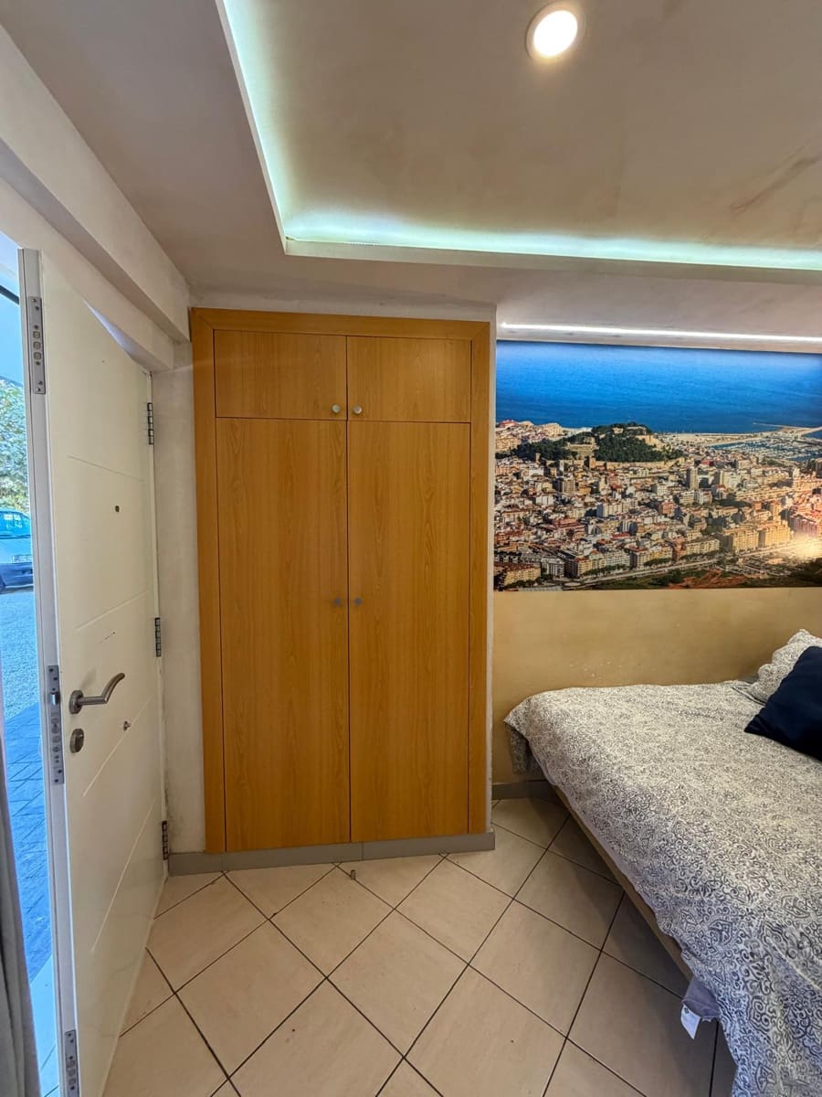 Studio till salu i Denia med garage - 122 000 € (Ref: 9381983)