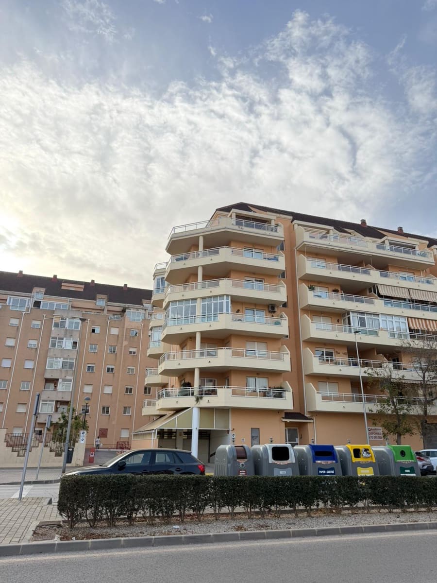 Piso de 3 habitaciones en Dénia en venta - 265.000 € (Ref: 9394362)