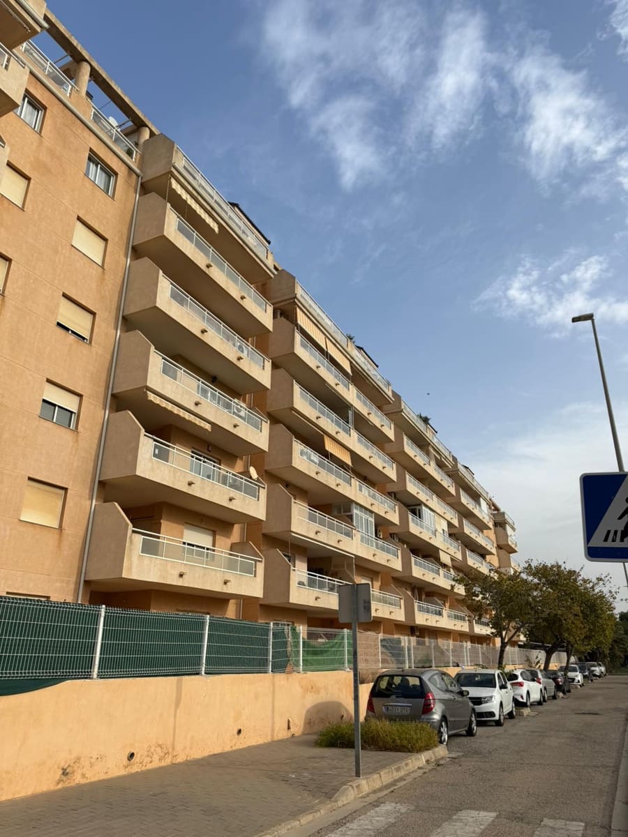 Piso de 3 habitaciones en Dénia en venta - 265.000 € (Ref: 9394362)