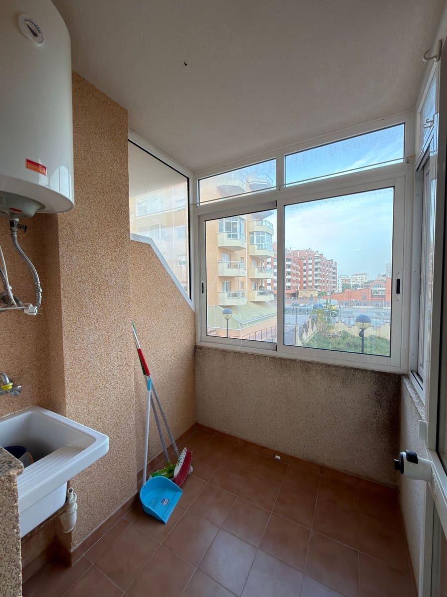 Piso de 3 habitaciones en Dénia en venta - 265.000 € (Ref: 9394362)