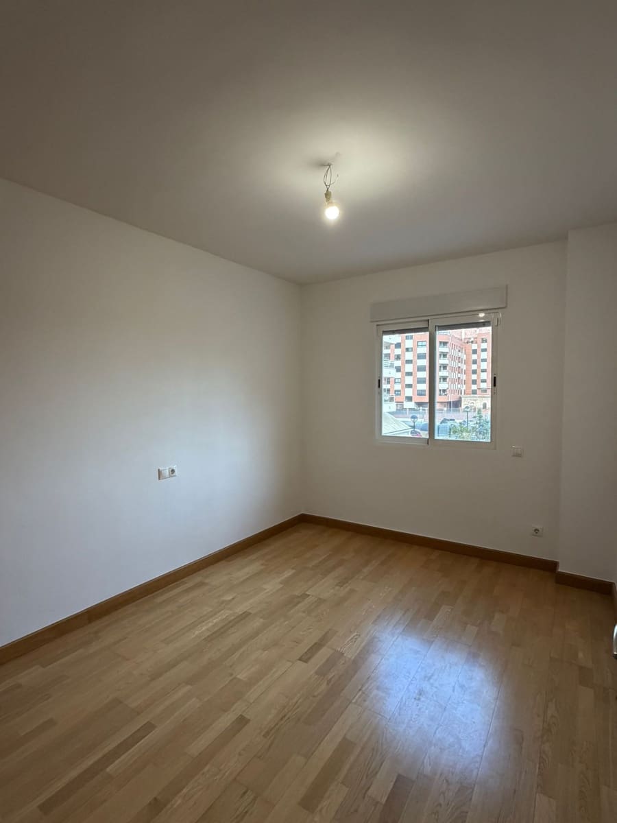 Piso de 3 habitaciones en Dénia en venta - 265.000 € (Ref: 9394362)