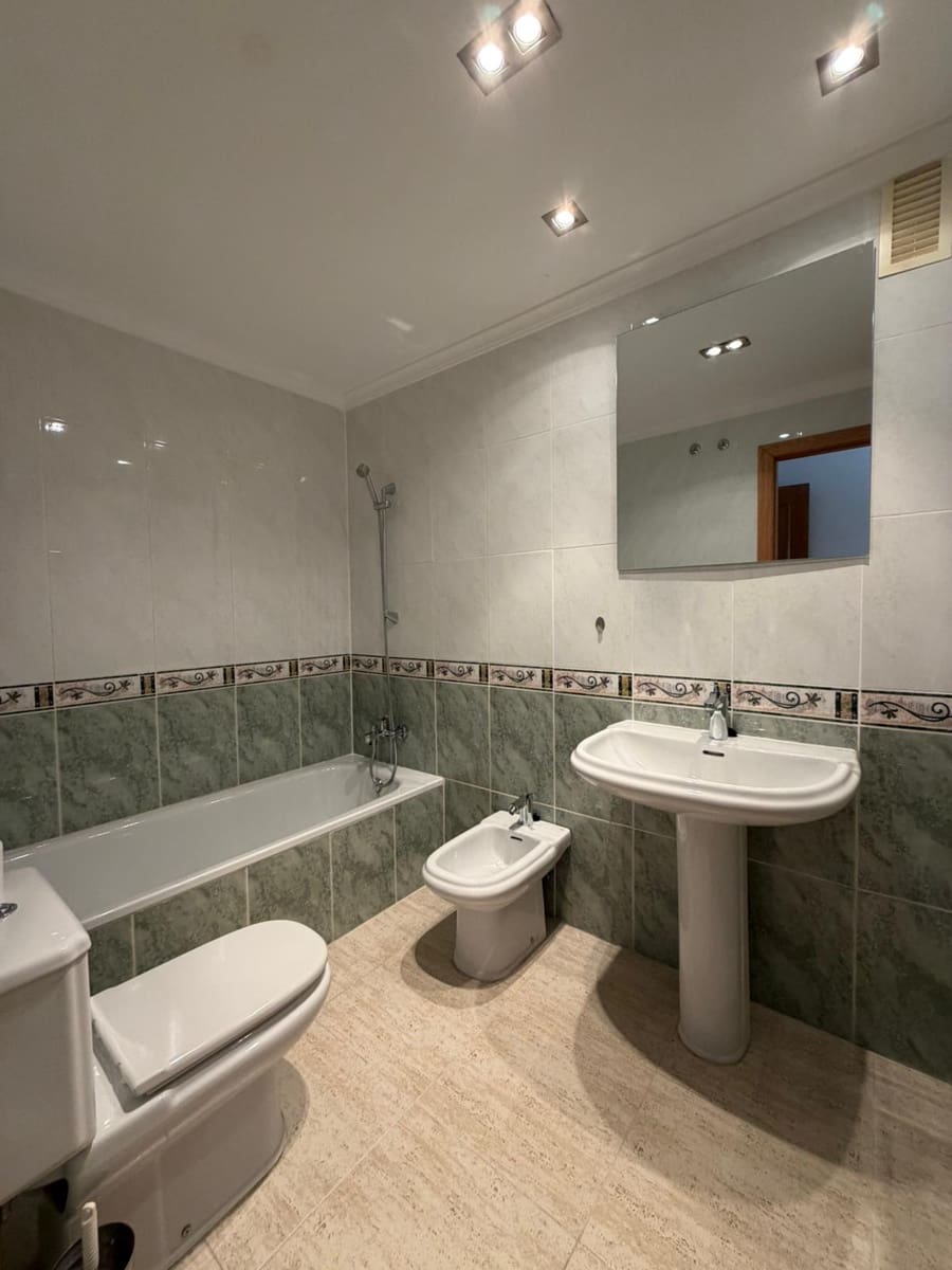 Piso de 3 habitaciones en Dénia en venta - 265.000 € (Ref: 9394362)