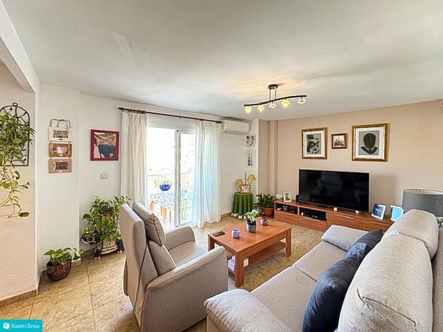 2 bedroom Apartment for sale in Denia - € 185,000 (Ref: 9394369)