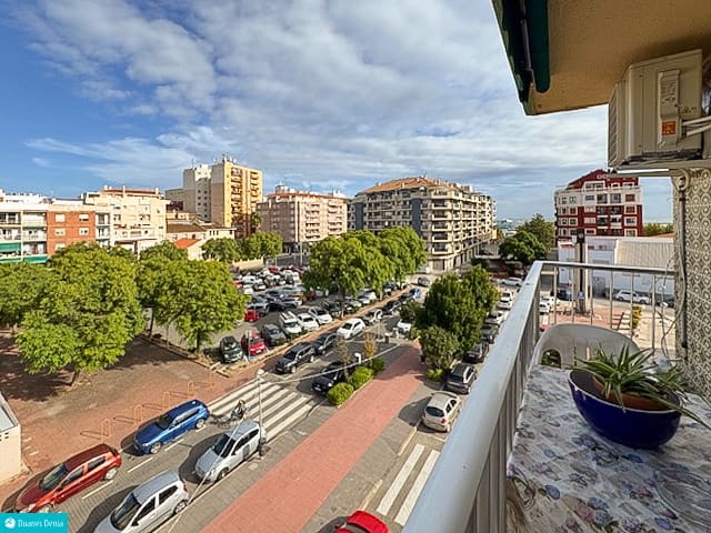 2 bedroom Apartment for sale in Denia - € 185,000 (Ref: 9394369)