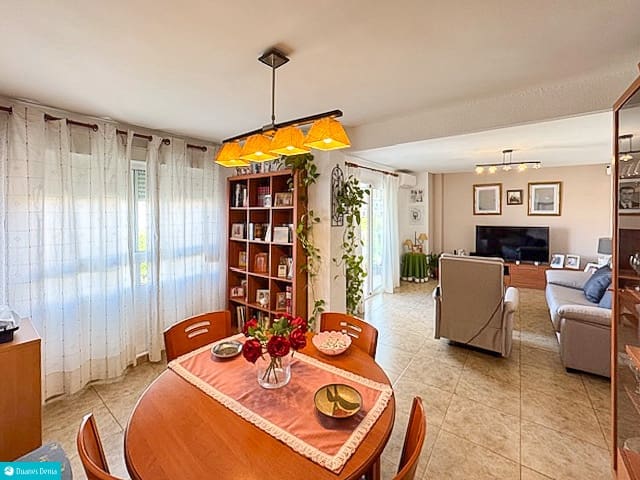 2 bedroom Apartment for sale in Denia - € 185,000 (Ref: 9394369)