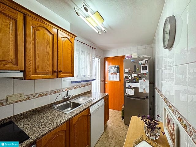 2 bedroom Apartment for sale in Denia - € 185,000 (Ref: 9394369)