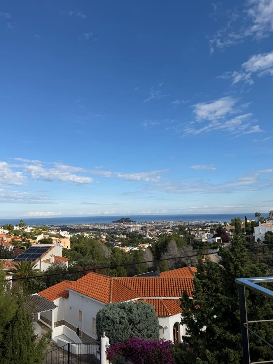 3 soveværelse Villa til leje i Denia med swimmingpool garage - € 2.000 (Ref: 9401934)