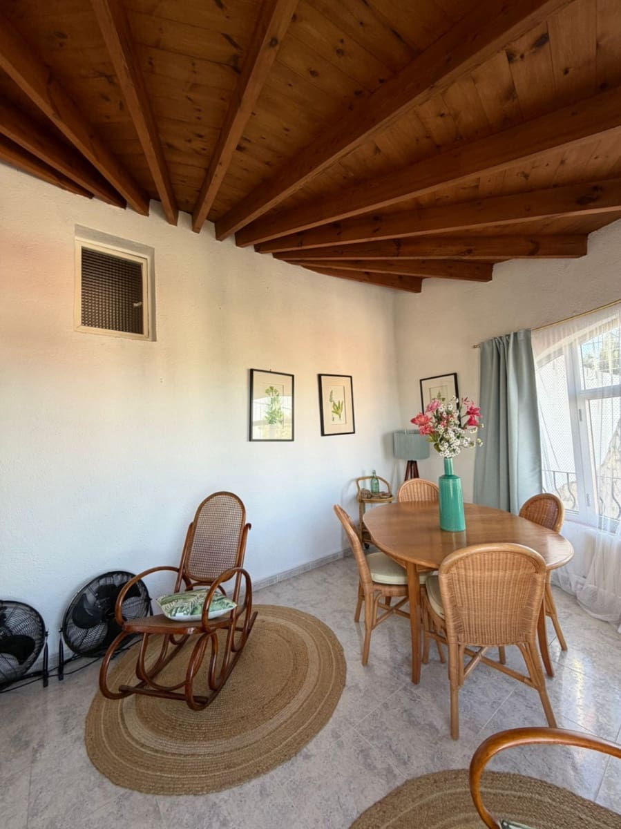 3 soveværelse Villa til leje i Denia med swimmingpool garage - € 2.000 (Ref: 9401934)