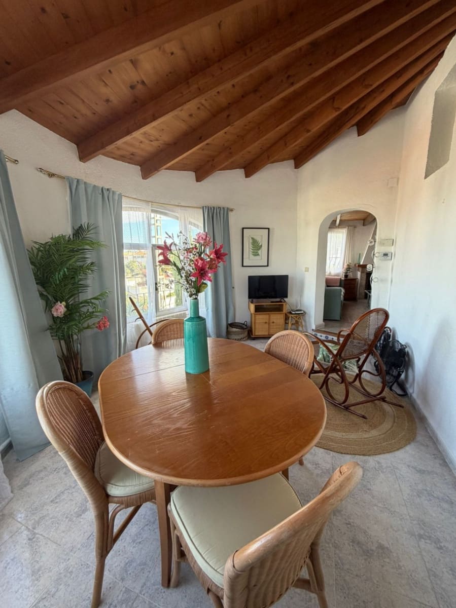 3 soveværelse Villa til leje i Denia med swimmingpool garage - € 2.000 (Ref: 9401934)