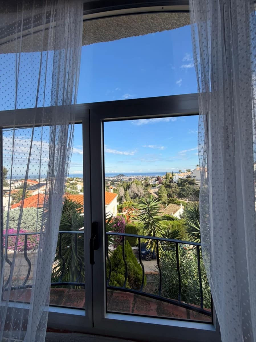 3 soveværelse Villa til leje i Denia med swimmingpool garage - € 2.000 (Ref: 9401934)