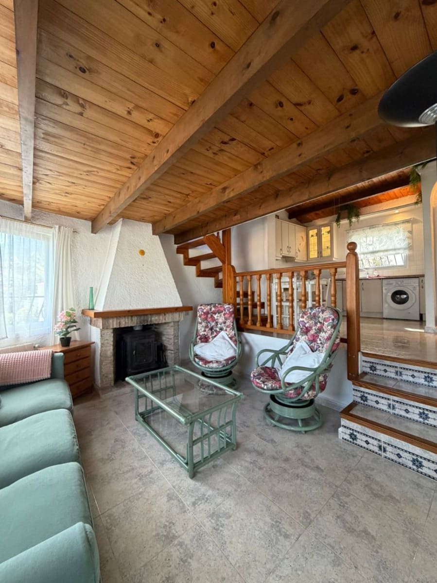 3 soveværelse Villa til leje i Denia med swimmingpool garage - € 2.000 (Ref: 9401934)