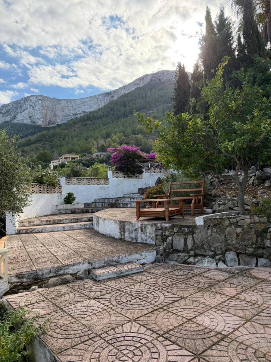 3 soveværelse Villa til leje i Denia med swimmingpool garage - € 2.000 (Ref: 9401934)