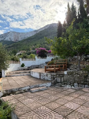 3 bedroom Villa for rent in Dénia with pool garage - € 2,000 (Ref: 9401934)