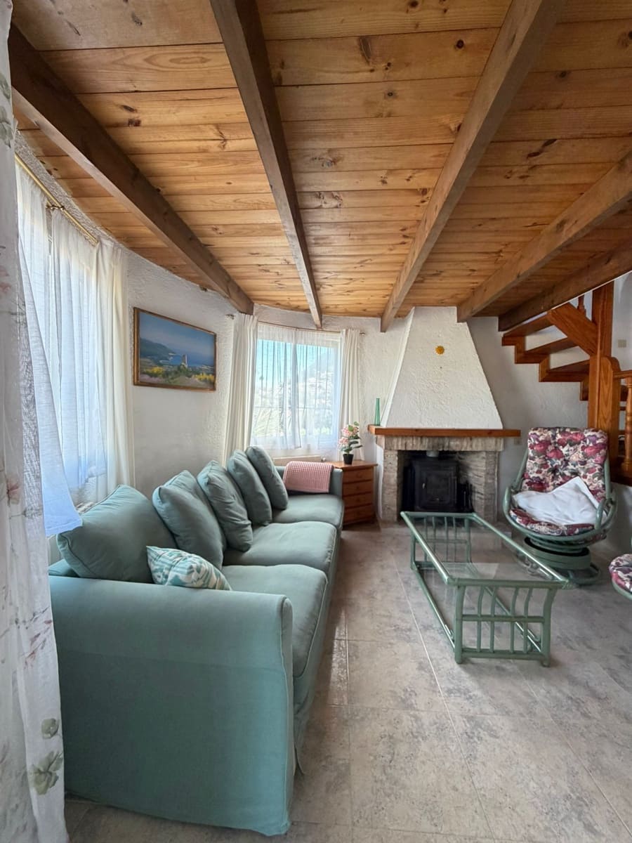 3 soveværelse Villa til leje i Denia med swimmingpool garage - € 2.000 (Ref: 9401934)