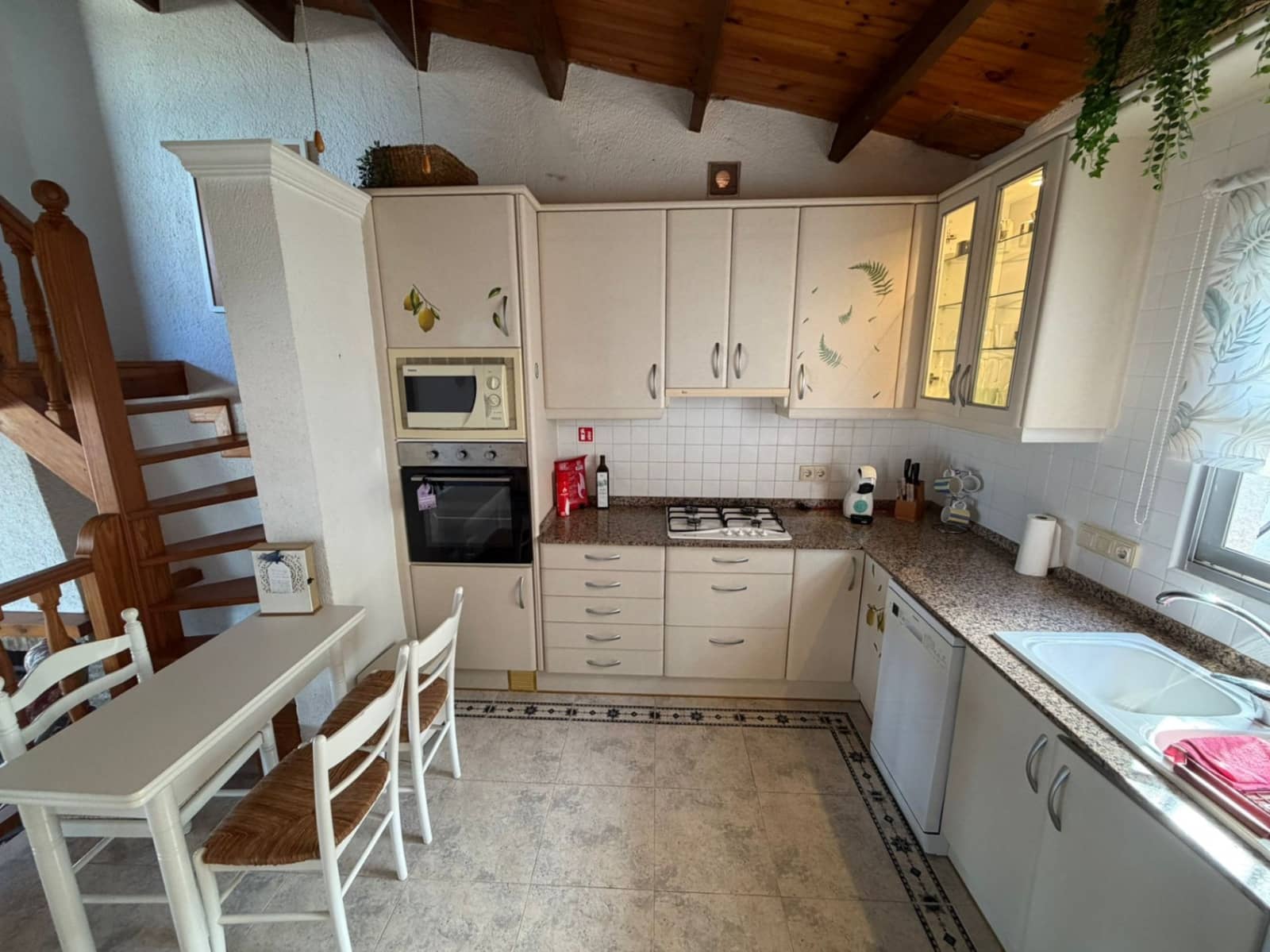 3 soveværelse Villa til leje i Denia med swimmingpool garage - € 2.000 (Ref: 9401934)