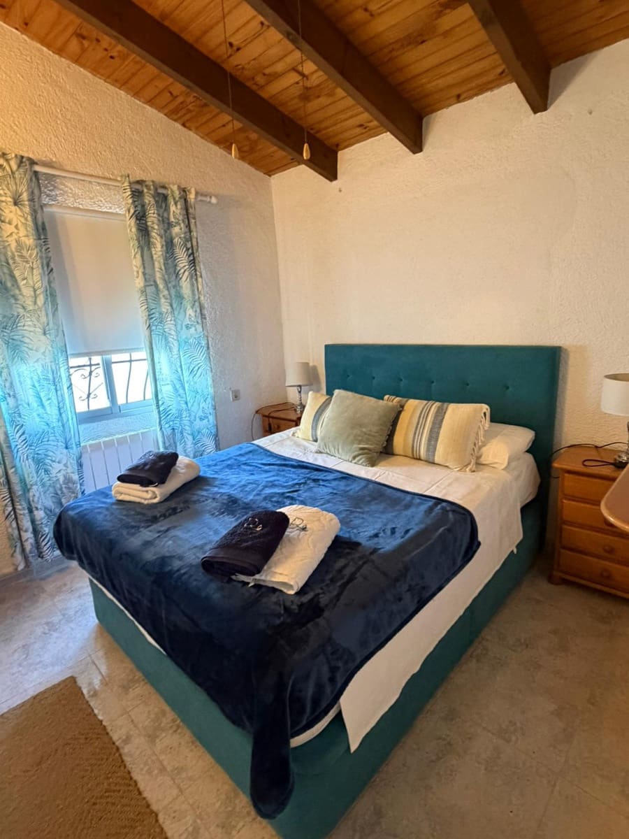 3 soveværelse Villa til leje i Denia med swimmingpool garage - € 2.000 (Ref: 9401934)