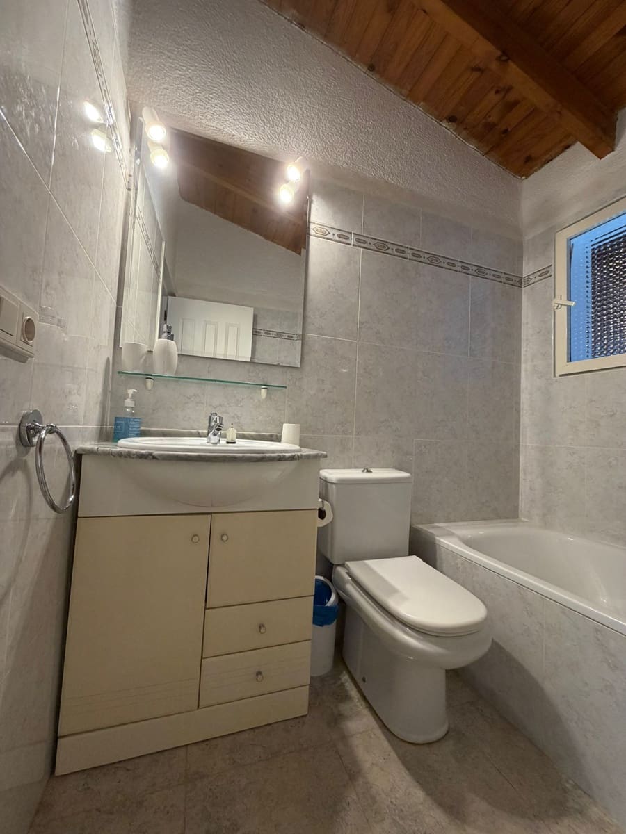 3 soveværelse Villa til leje i Denia med swimmingpool garage - € 2.000 (Ref: 9401934)