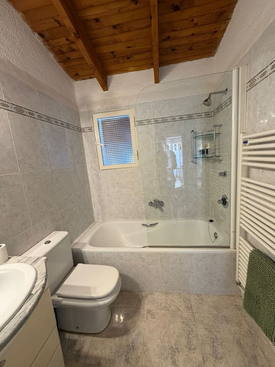 3 soveværelse Villa til leje i Denia med swimmingpool garage - € 2.000 (Ref: 9401934)