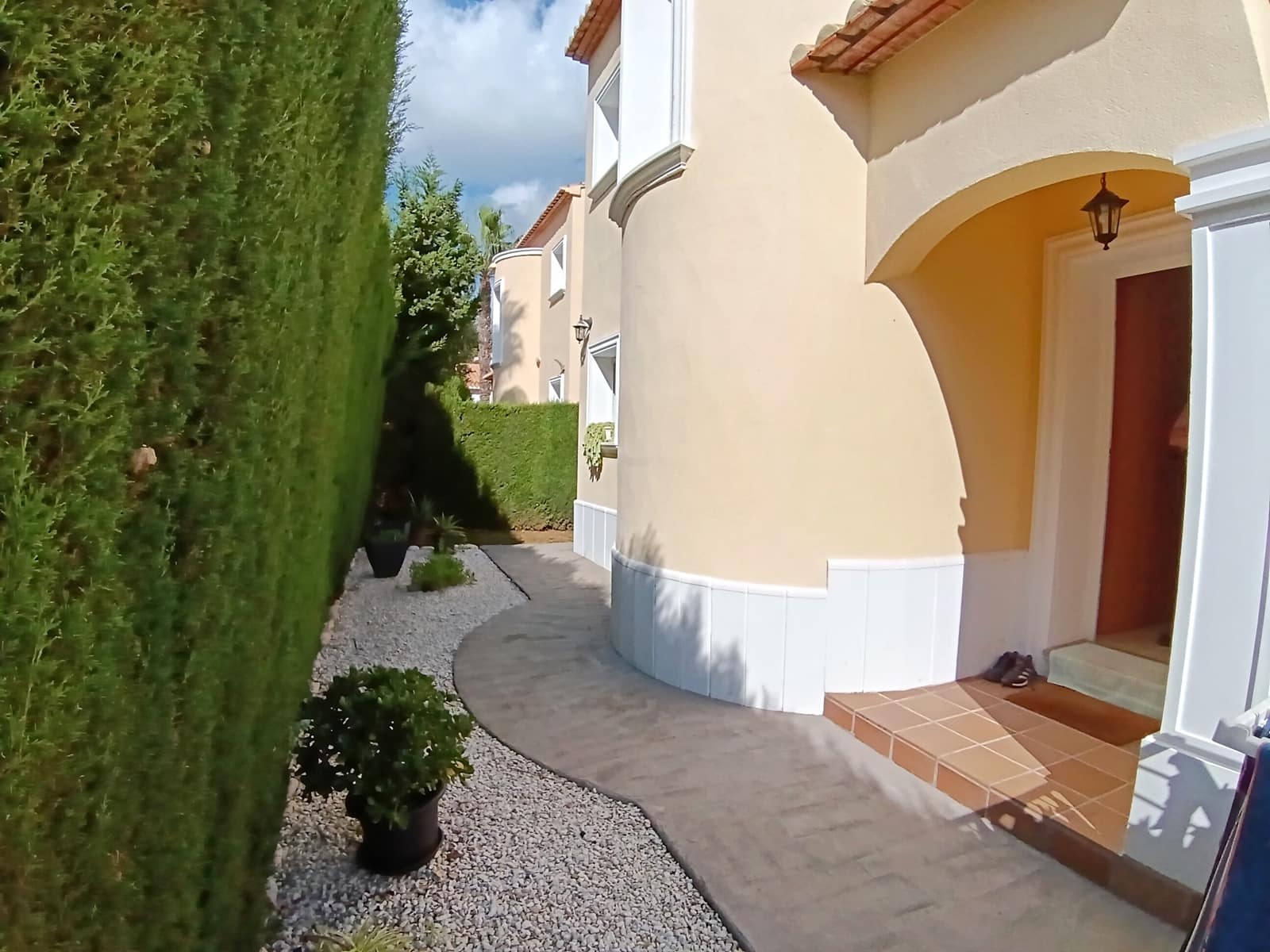 3 bedroom Villa for sale in Pedreguer with pool - € 349,000 (Ref: 9424045)