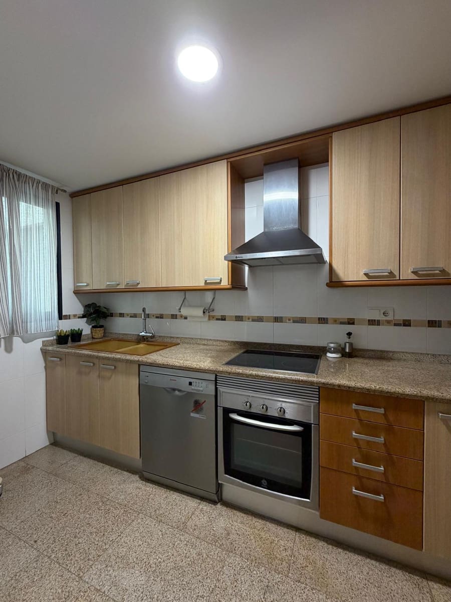 Apartamento de 2 habitaciones en Dénia en venta con piscina garaje - 400.000 € (Ref: 9475722)