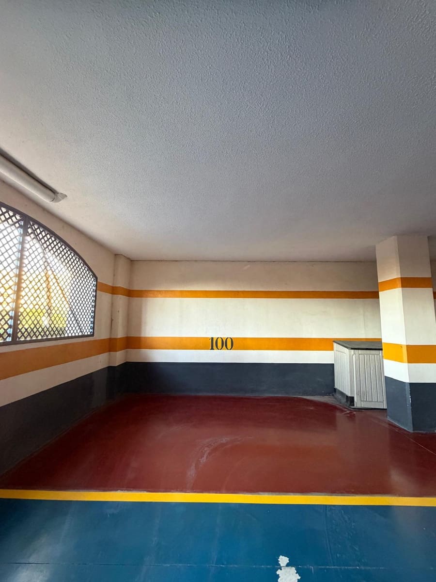 Apartamento de 2 habitaciones en Dénia en venta con piscina garaje - 400.000 € (Ref: 9475722)