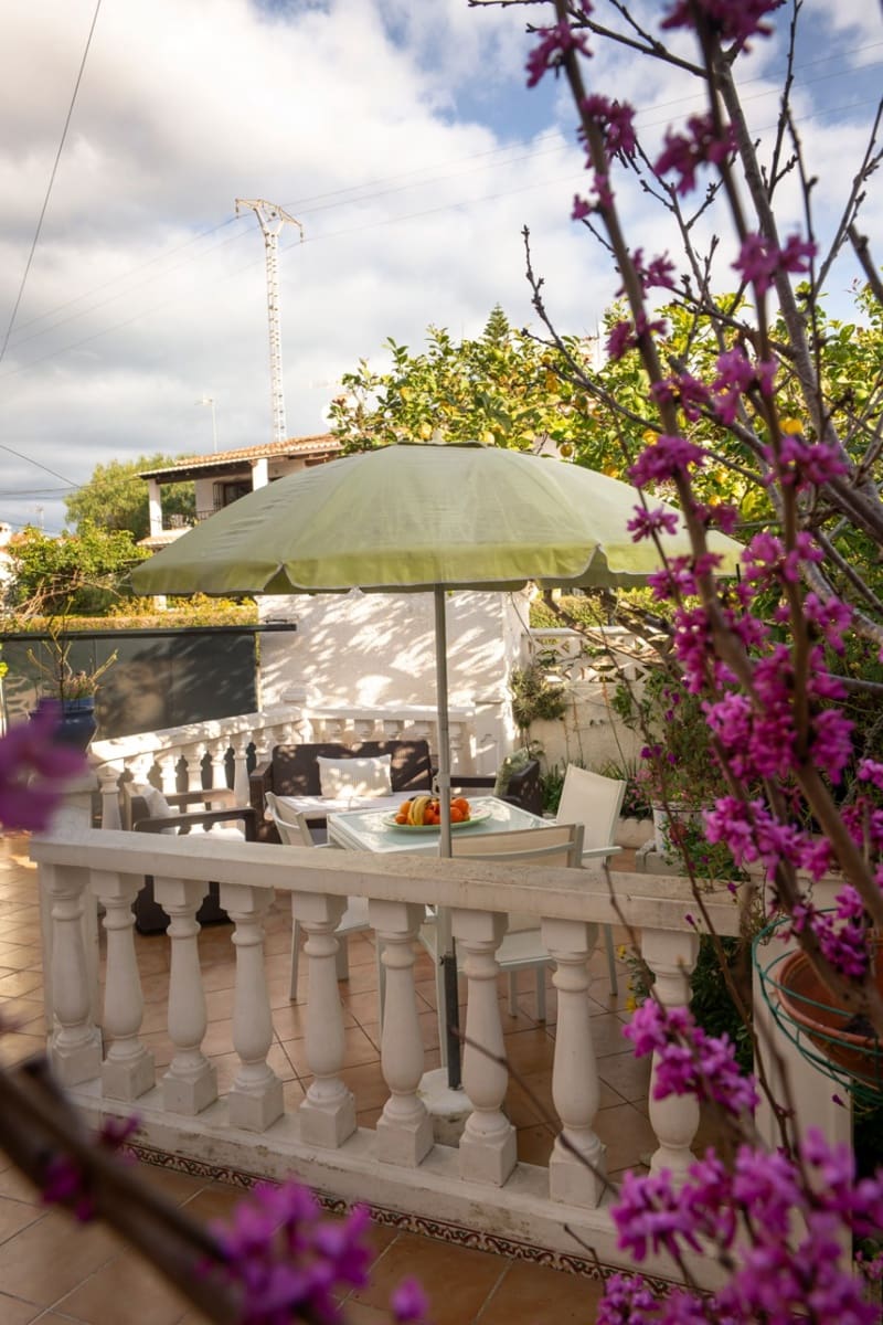 Adosado de 5 habitaciones en Dénia en venta con piscina - 440.000 € (Ref: 9483176)