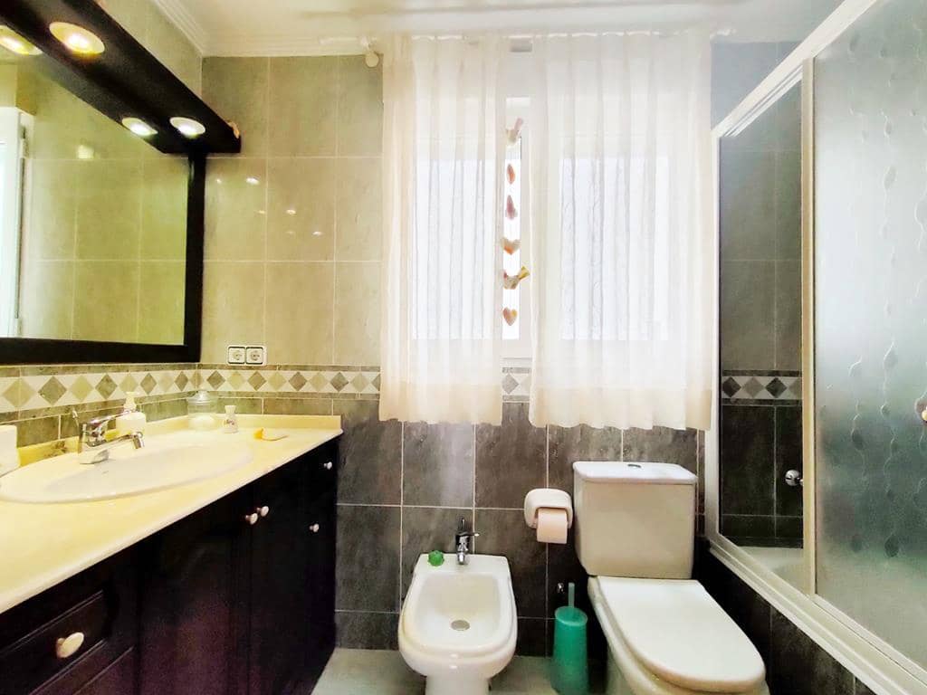 4 bedroom Townhouse for sale in Denia with garage - € 397,000 (Ref: 9483198)