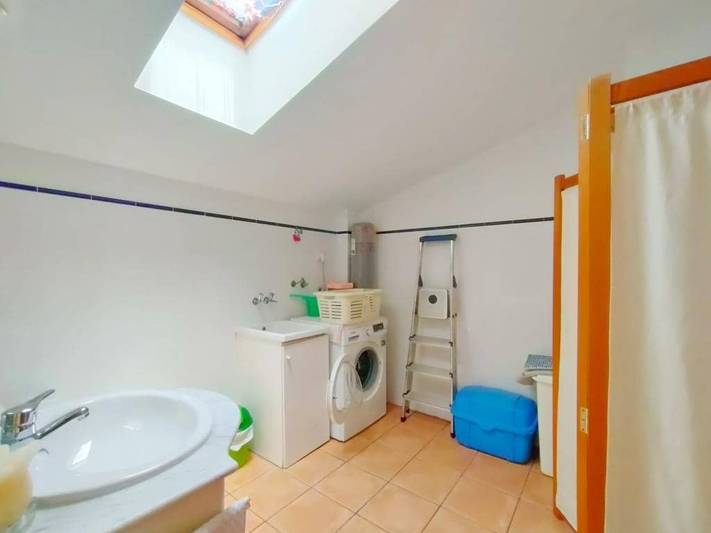 4 bedroom Townhouse for sale in Denia with garage - € 397,000 (Ref: 9483198)