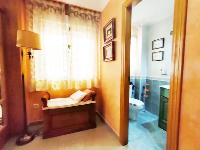 Casa de 4 habitaciones en Centro Urbano, Dénia en venta con garaje - 397.000 € (Ref: 9483198)