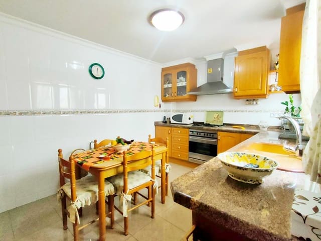 Casa de 4 habitaciones en Centro Urbano, Dénia en venta con garaje - 397.000 € (Ref: 9483198)