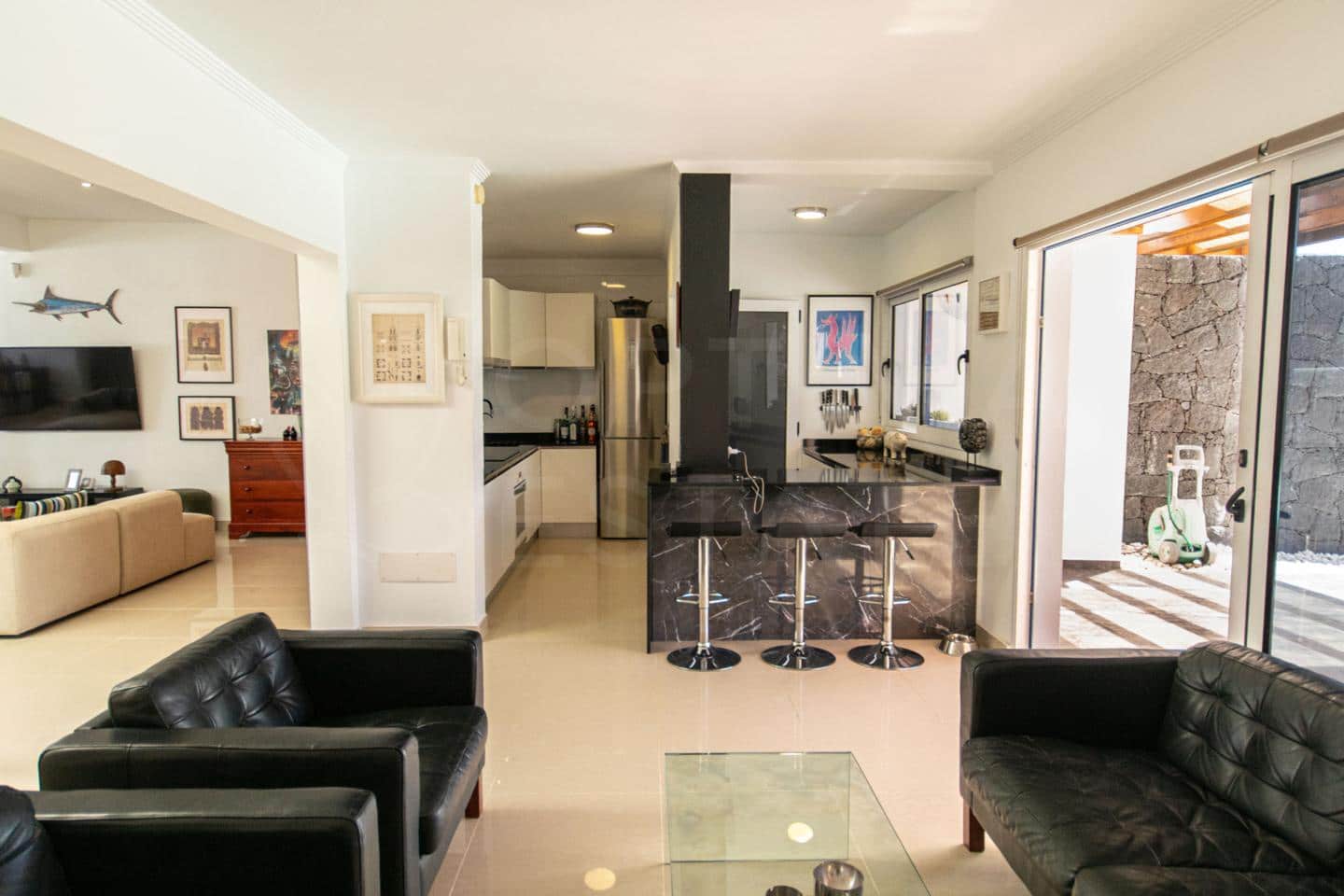 3 slaapkamer Villa te koop in Playa Blanca met zwembad - € 625.000 (Ref: 10036224)