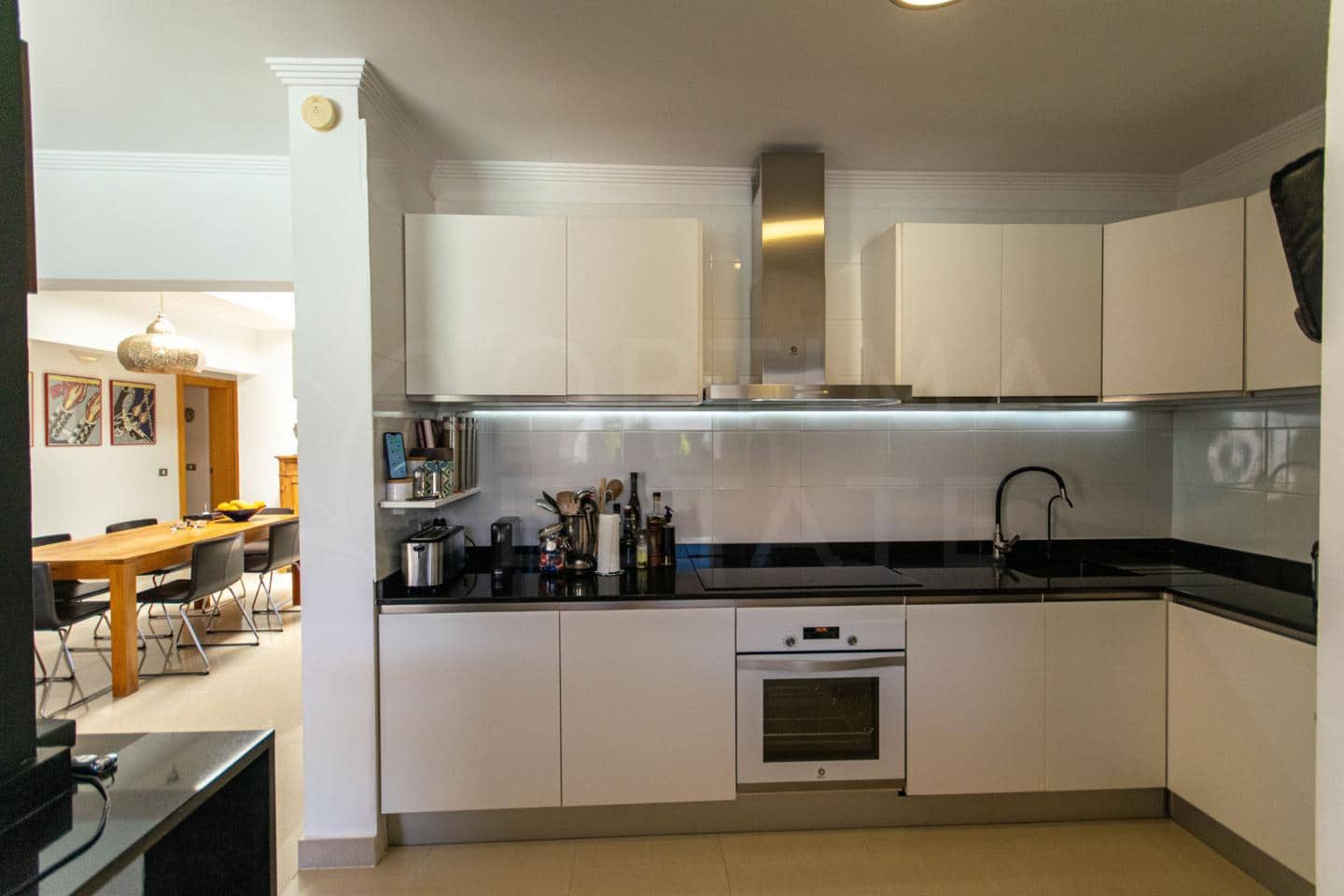 3 slaapkamer Villa te koop in Playa Blanca met zwembad - € 625.000 (Ref: 10036224)