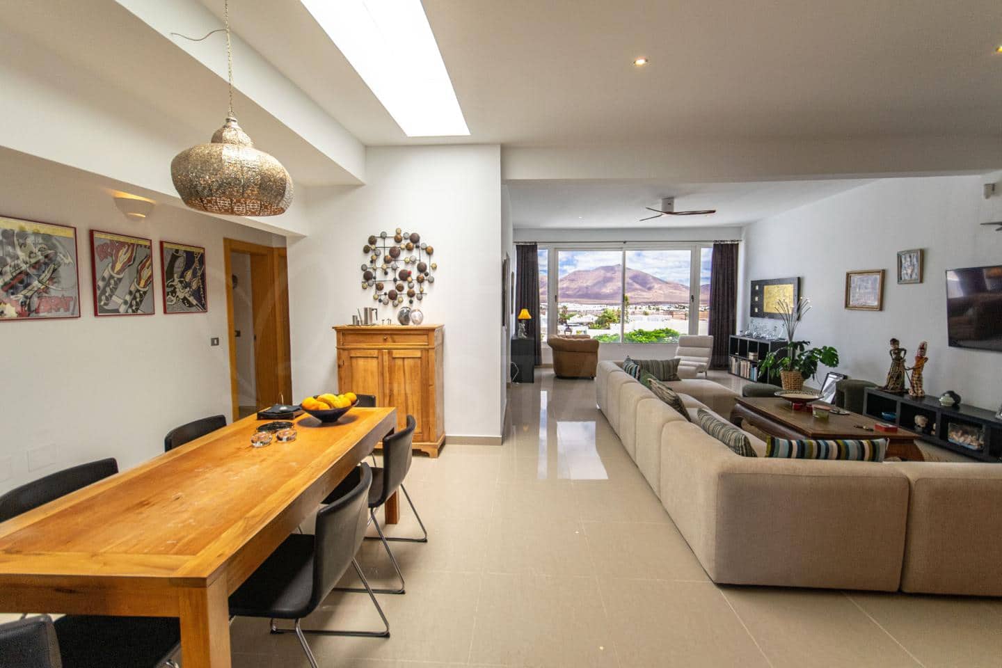 3 slaapkamer Villa te koop in Playa Blanca met zwembad - € 625.000 (Ref: 10036224)