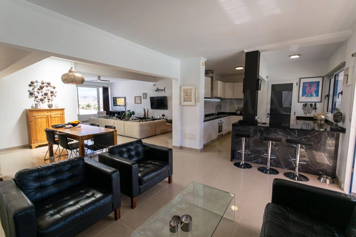 3 slaapkamer Villa te koop in Playa Blanca met zwembad - € 625.000 (Ref: 10036224)