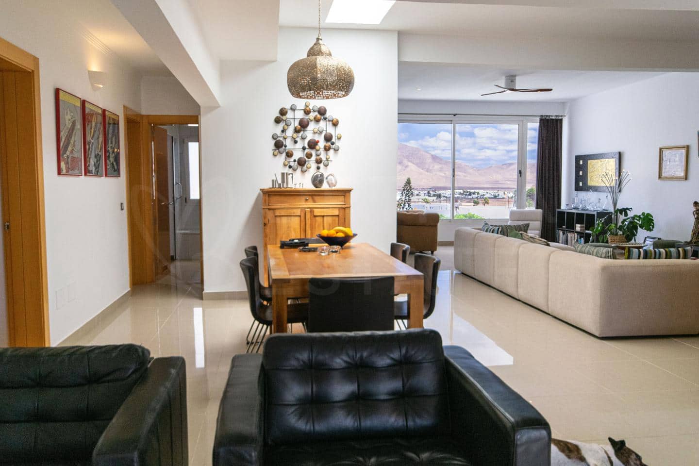 3 slaapkamer Villa te koop in Playa Blanca met zwembad - € 625.000 (Ref: 10036224)