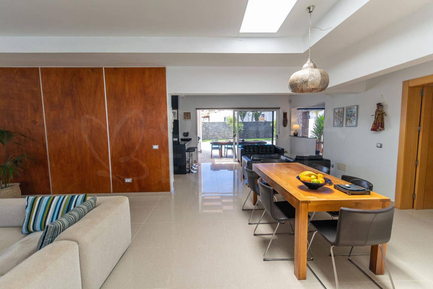3 slaapkamer Villa te koop in Playa Blanca met zwembad - € 625.000 (Ref: 10036224)