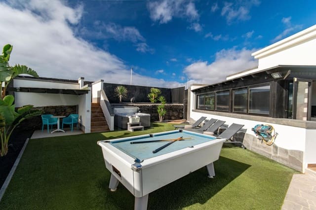2 soverom Villa til salgs i Playa Blanca, Yaiza med svømmebasseng - € 519 000 (Ref: 10084915)