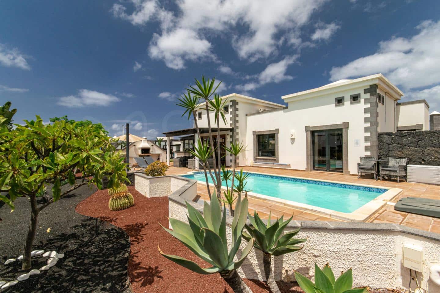 2 soverom Villa til salgs i Playa Blanca med svømmebasseng - € 519 000 (Ref: 10084915)