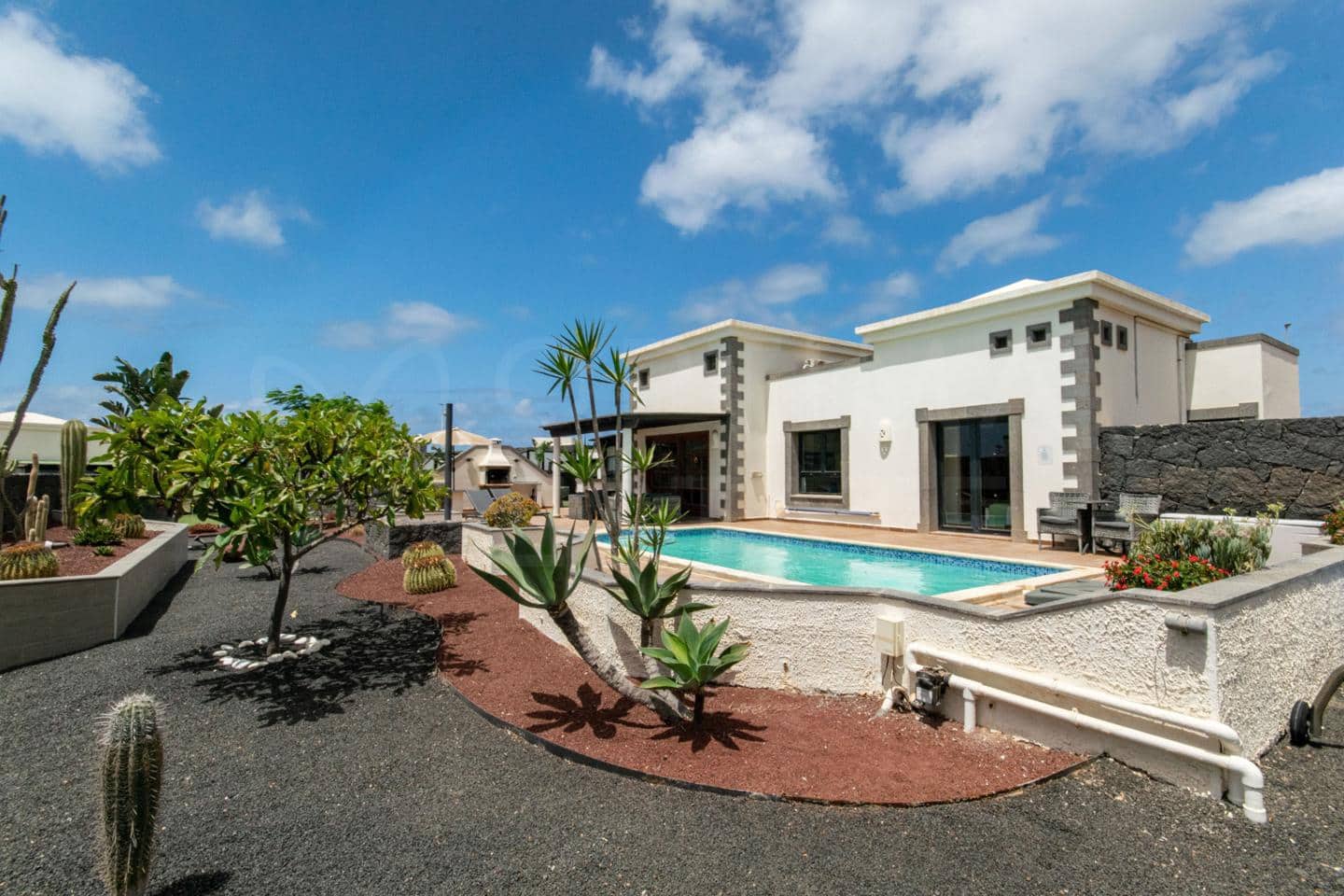 2 soverom Villa til salgs i Playa Blanca med svømmebasseng - € 519 000 (Ref: 10084915)
