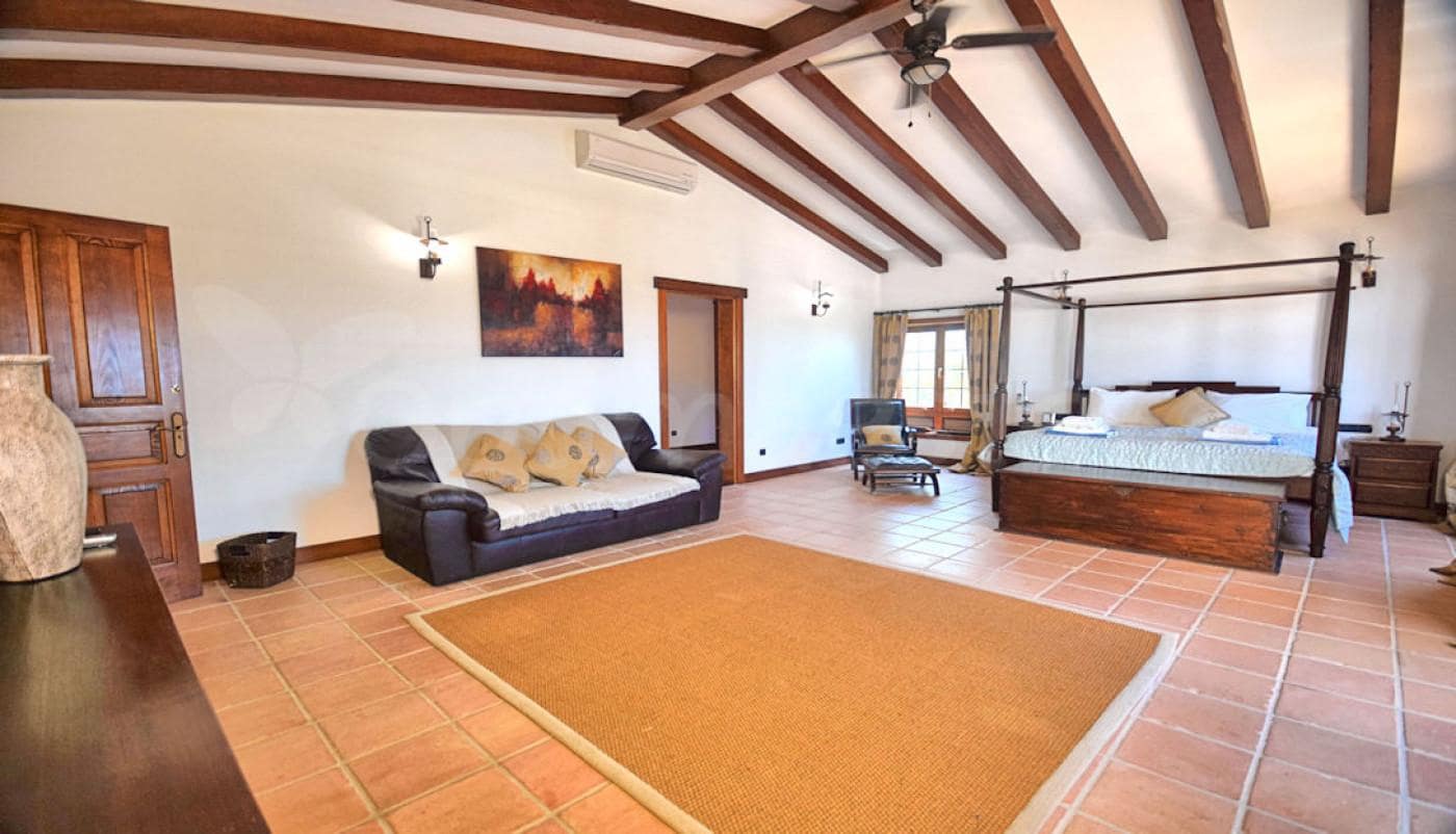 5 slaapkamer Villa te koop in Playa Blanca met zwembad garage - € 1.480.000 (Ref: 6651129)