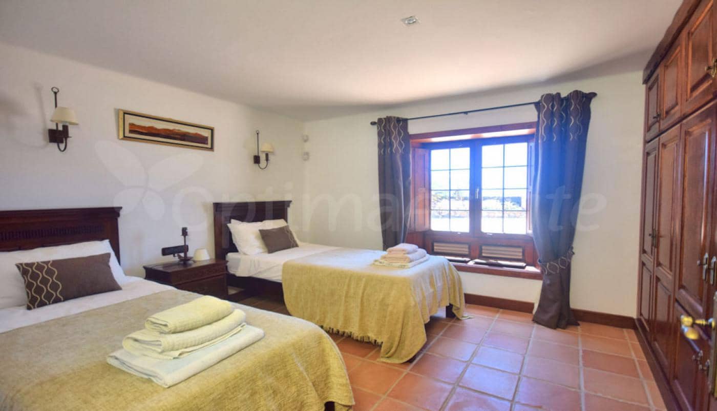 5 slaapkamer Villa te koop in Playa Blanca met zwembad garage - € 1.480.000 (Ref: 6651129)