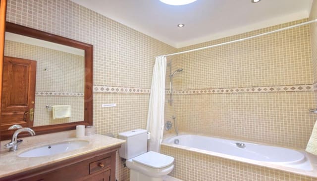 5 chambre Villa/Maison à vendre à Playa Blanca, Yaiza avec piscine garage - 1 480 000 € (Ref: 6651129)