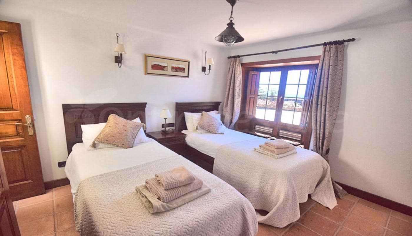 5 slaapkamer Villa te koop in Playa Blanca met zwembad garage - € 1.480.000 (Ref: 6651129)