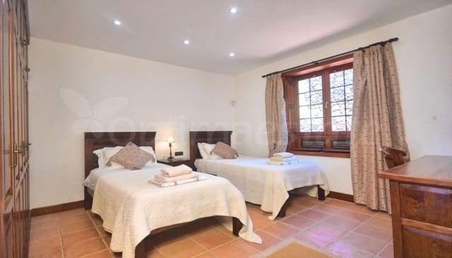 5 soveværelse Villa til salg i Playa Blanca, Yaiza med swimmingpool garage - € 1.480.000 (Ref: 6651129)