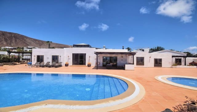 5 soveværelse Villa til salg i Playa Blanca, Yaiza med swimmingpool garage - € 1.480.000 (Ref: 6651129)