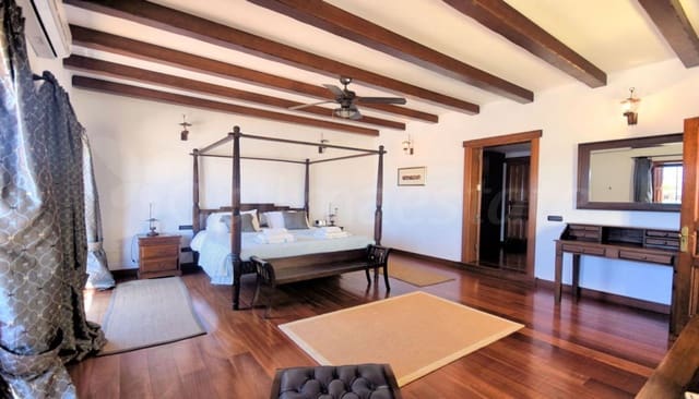 5 soveværelse Villa til salg i Playa Blanca, Yaiza med swimmingpool garage - € 1.480.000 (Ref: 6651129)
