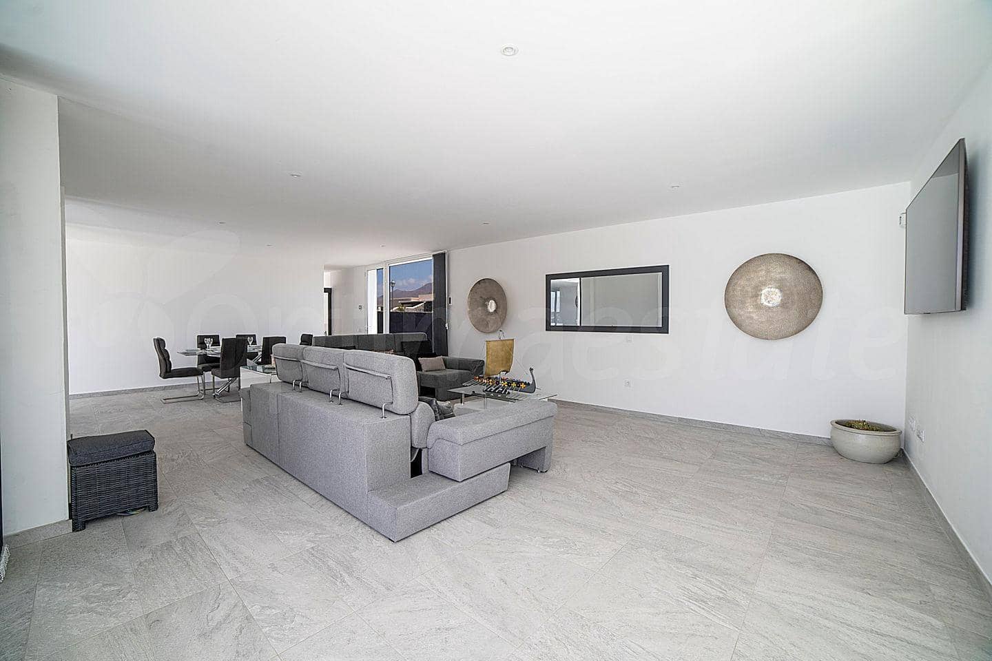 4 soverom Villa til salgs i Playa Blanca med svømmebasseng garasje - € 1 350 000 (Ref: 8212123)