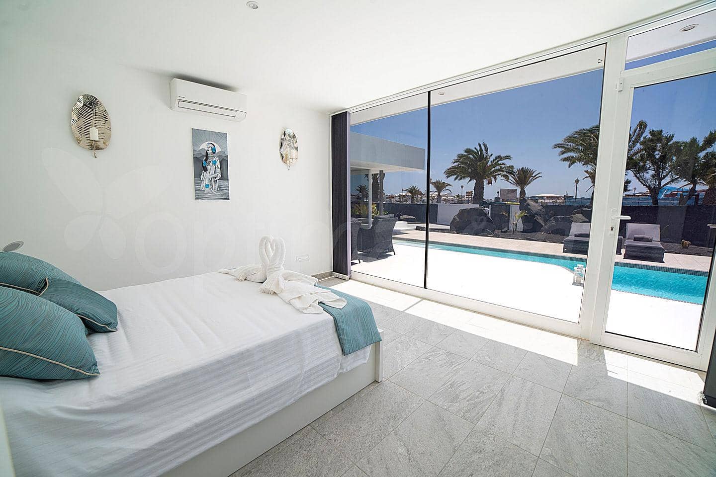 4 soverom Villa til salgs i Playa Blanca med svømmebasseng garasje - € 1 350 000 (Ref: 8212123)