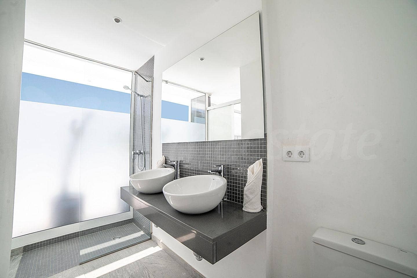 4 soverom Villa til salgs i Playa Blanca med svømmebasseng garasje - € 1 350 000 (Ref: 8212123)